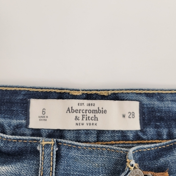 Abercrombie & Fitch high rise denim shorts Size 6 - Picture 2 of 6